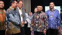 NT Tower merupakan gedung perkantoran, perhotelan, serta studio Nusantara TV, yang terdiri dari 37 lantai main tower, 15 lantai podium, dan 18 lantai wing tower. Pada lantai 4 dan 5 gedung, terdapat Function Hall Grand Ballroom berkapasitas kurang lebih 1.000 orang. Pembangunan NT Tower sendiri, diharapkan tuntas pada awal tahun 2024. Sehingga gedung tersebut bisa segera beroperasi.