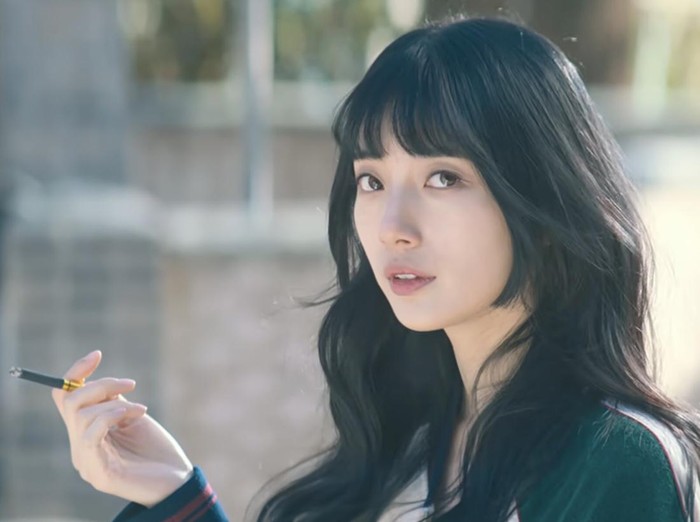 Adegan merokok Suzy dalam drama Korea Doona