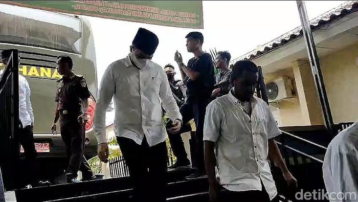Andri Gustami tiba di PN Tanjungkarang untuk jalani sidang umum.