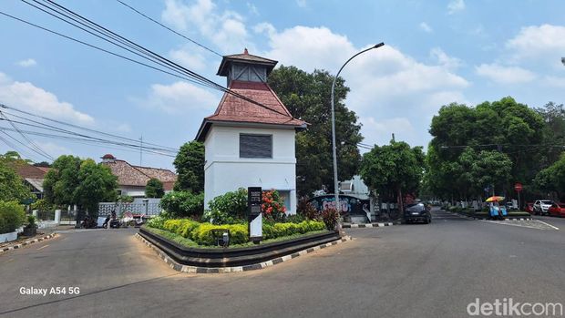 Total ada tiga Babon ANIEM di Jogja yakni di Abu Bakar Ali, Kotagede, dan Kotabaru. Ketiga kawasan ini dulunya merupakan permukiman elite dan pusat kota sehingga menjadi daerah teraliri listrik pertama pada 1914 silam. Foto diunggah Senin (23/10/2023).