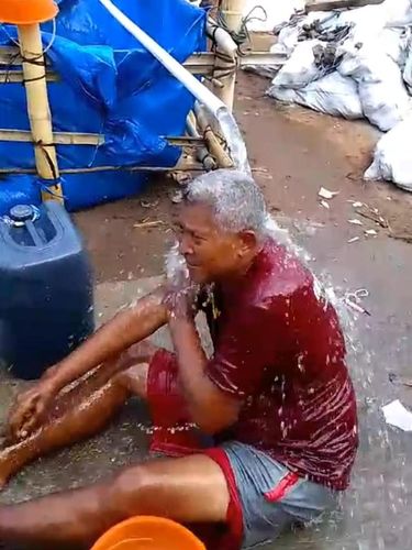Bantuan Air Bersih di Pulau Palue