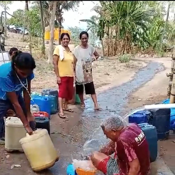 Bantuan Air Bersih di Pulau Palue