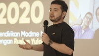 Dalam presentasinya, Jakhongir Polatov, pendiri ModMe International, dengan penuh semangat dan visi yang jelas, berbicara tentang peran penting integrasi CRM dan LMS dalam bisnis kursus online.  