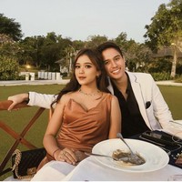Banyak momen kebersamaan yang dibagikan Brisia Jodie saat bersama sang pacar. Di antaranya mulai dari liburan, merayakan ulang tahun, hingga terlibat dalam projek iklan bersama. Foto: Dok. Instagram @brisiajodie96