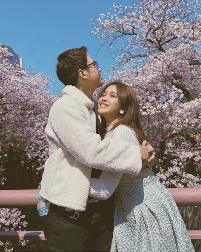 Penyanyi Brisia Jodie kini menjalin hubungan asmara dengan Anthonio Marchelin Hardianto. Jodie pun kerap memperlihatkan kedekatan dan momen keromantisannya bersama sang pacar di media sosial. Foto: Dok. Instagram @brisiajodie96