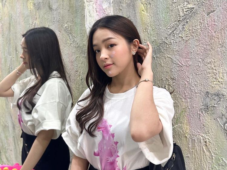 8 Foto Eca Aura, Putri Konglomerat Dikabarkan Dekat Dengan Anak Capres Ganjar