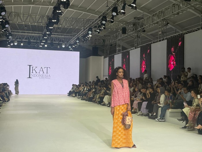 Fashion Show The Magical Fragrance of Confidence JFW 2023