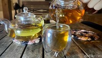 Black Tea Special khas House of Tea memiliki rasa manis alaminya sendiri. Tetapi ketika ditambahkan rempah kering rasanya menjadi asam dengan aroma kayu manis dan bercampur dengan seimbang. Foto: detikcom