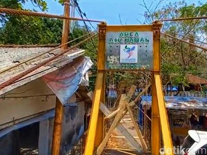 Jembatan Ikonik di Kawasan Wisata Geyser Cisolok Sukabumi Rusak