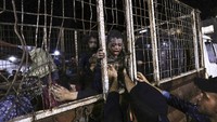 Suara tangisan dan rintihan kesakitan dari anak-anak juga terdengar di lokasi-lokasi yang diserang Israel. AP Photo/Abed Khaled.  
