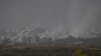 Tampak langit Gaza semakin kelabu di tengah kondisi yang memanas.  
