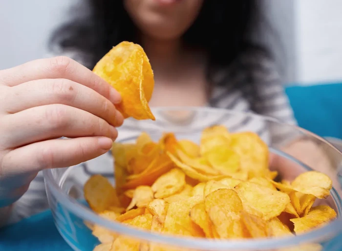 Keripik Kentang Lewat Tanggal Kedaluwarsa, Masih Aman Dimakan?
