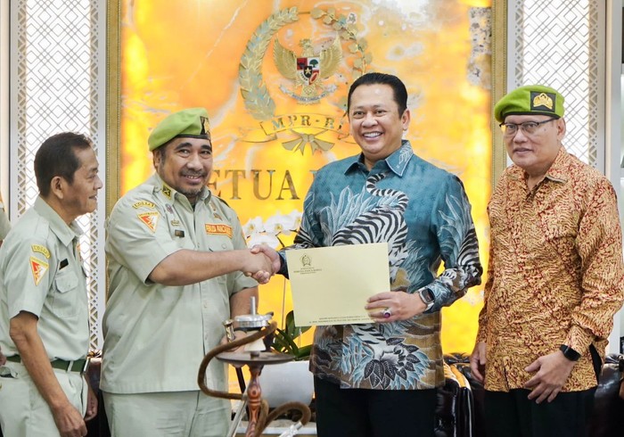 Ketua MPR RI Bambang Soesatyo (Bamsoet) menerima hasil kajian dari Pemuda Panca Marga (PPM) yang menilai bahwa setelah empat kali amandemen, telah melahirkan sebuah konstitusi baru yang oleh PPM dan banyak kalangan lain disebut sebagai UUD Tahun 2002.