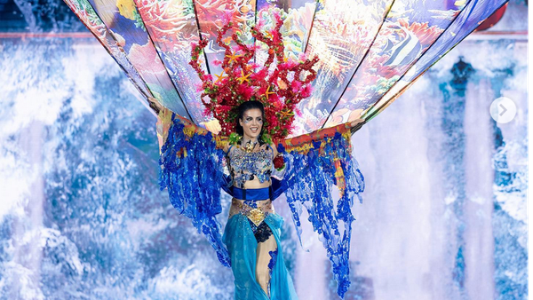 10 Kostum Heboh Finalis Miss Grand International 2023, Ada yang Bawa Becak