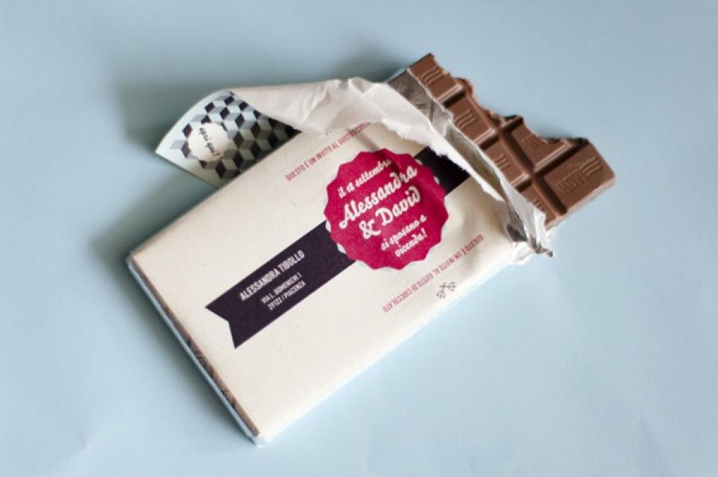 Desain undangan pernikahan berikut ini kreatif-kreatif banget. Siapa tahu bisa jadi inspirasimu nanti.