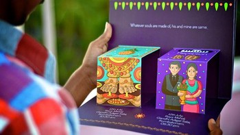 Undangan pernikahannya pop-up. Foto: Wedmegood.com