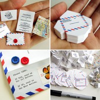 Desain undangan pernikahan berikut ini kreatif-kreatif banget. Siapa tahu bisa jadi inspirasimu nanti.