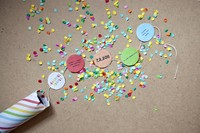 Desain undangan pernikahan berikut ini kreatif-kreatif banget. Siapa tahu bisa jadi inspirasimu nanti.