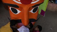 Hal itu juga memperingati kemenangan kebaikan atas kejahatan. Rama membunuh Rahwana untuk membebaskan Sita.