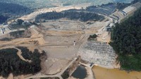 Pembangunan bendungan bertujuan untuk peningkatan volume tampungan air sehingga suplai air irigasi ke lahan pertanian terus terjaga, penyediaan air baku, dan pengendalian banjir.  