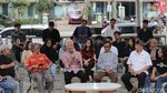 Momen Ganjar-Mahfud Temui Tokoh Kebudayaan di Blok M