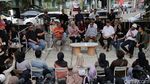 Momen Ganjar-Mahfud Temui Tokoh Kebudayaan di Blok M