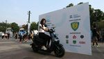 Momen Motor Listrik Electrum Wira-wiri di Jakarta Marathon 2023
