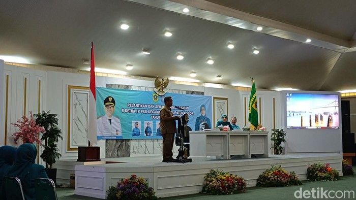 Pelantikan dan serah terima jabatan Ketua Tim Penggerak PKK Kecamatan di Kabupaten Bogor. (Rizky/detikcom)