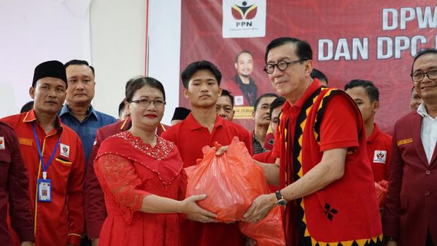 Penyerahan bantuan saat acara HUT ke-2 PPN Sumut. (Foto: Istimewa) Penyerahan bantuan saat acara HUT ke-2 PPN Sumut. (Foto: Istimewa)