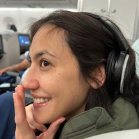 “So I guess im 31 now ✨ cheers to more white hair 🤍 thank you so much for all the love, wishes, and prayers. God bless you all,” tulis Pevita. Foto: Instagram/@pevpearce