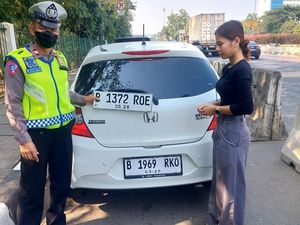 Hindari Ganjil Genap, Mobil Berpelat Palsu Ditilang di Cawang Jaktim