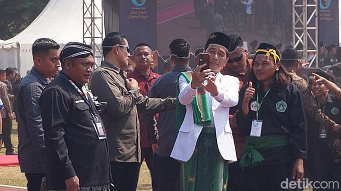 Presiden Jokowi Kukuhkan Pengurus Pusat Pagar Nusa Presiden Jokowi Kukuhkan Pengurus Pusat Pagar Nusa