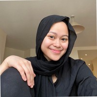 Rahma Arifa merupakan anak kedua dari cawapres Cak Imin dan istrinya, Rustini Murtadho. Rahma lahir pada tahun 2000. Menurut beberapa sumber, Rahma menempuh pendidikan di London School of Economics di Inggris. Foto: Rahma Arifa