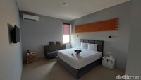 Hotel ini ada 27 kamar dengan 3 tipe kamar berbeda dan dilengkapi dengan berbagai fasilitas seperti kunci pintu elektronik, AC yang dapat dikontrol secara individual, kamar mandi eksklusif dengan shower, dan akses internet gratis serta TV pintar dengan berbagai aplikasi terkini.  