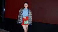 Kekasih dari Rizky Nazar ini juga aktif dalam dunia mode dan kecantikan. Tak hanya itu sosoknya juga senang menyantap kuliner yang enak-enak. Foto: Instagram/syifahadju