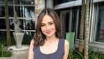 Liburan di Bali, Syifa Hadju Nikmati Tea Time dan Hangout di Beach Club