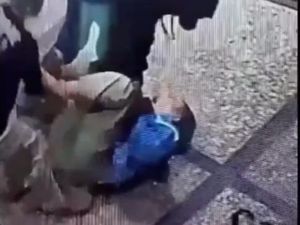 Aksi Brutal 2 Remaja di Siantar Pukuli-Rampas Uang Disabilitas