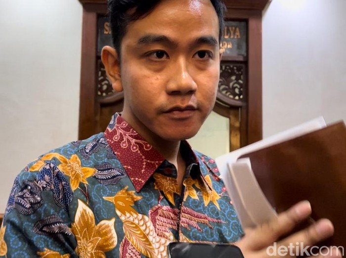Wali Kota Solo, Gibran Rakabuming Raka di Balai Kota Solo, Senin (23/10/2023) pagi.