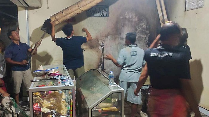 Warung sembako di Banjar Dinas Waliang, Desa/Kecamatan Abang, Karangasem hangus terbakar, Minggu (22/10/2023). (Istimewa)