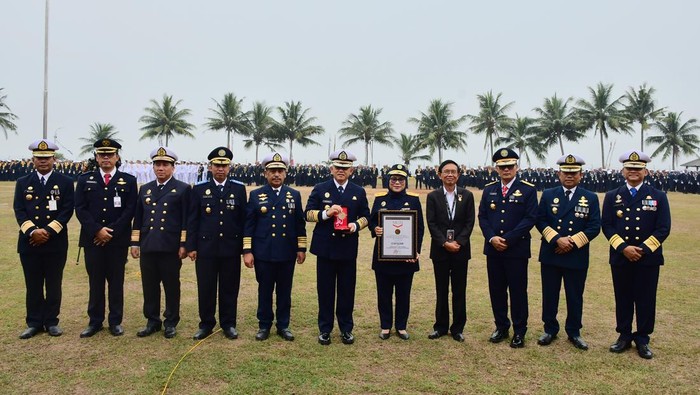Wisuda Poltekpel Banten