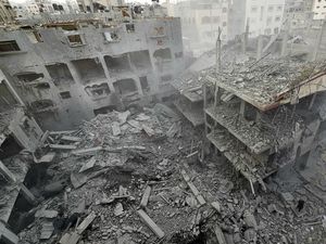 Israel Terus Bombardir Gaza, 700 Orang Tewas dalam Sehari