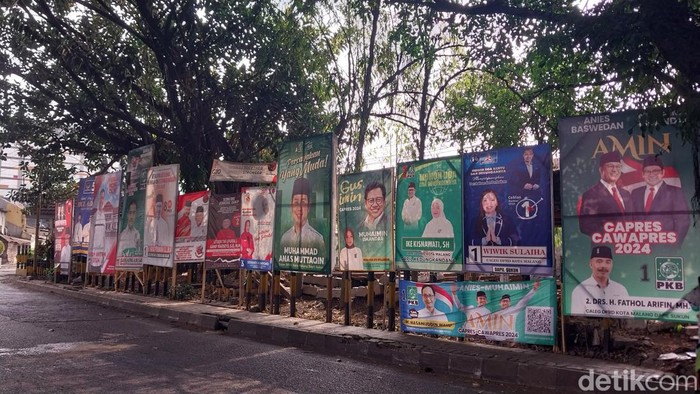 Baliho pemilu 2024 di Kota Malang