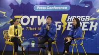 (Ki-ka) Gaery Undarsa, Co-Founder & Chief Marketing Officer, tiket.com dan Maria Risa Puspitasari, SVP of Brand Marketing, tiket.com melakukan jumpa pers di Jakarta, Selasa (24/10/2023). 