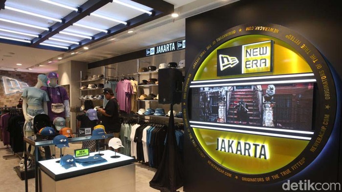 Cari Topi Keren? Yuk Mampir Ada menyuka topi, mampirlah ke Lt.2 Grand Indonesia. Beragam topi keren dihadirkan PT Mitra Adiperkasa (MAP) di store ke-27 mereka.