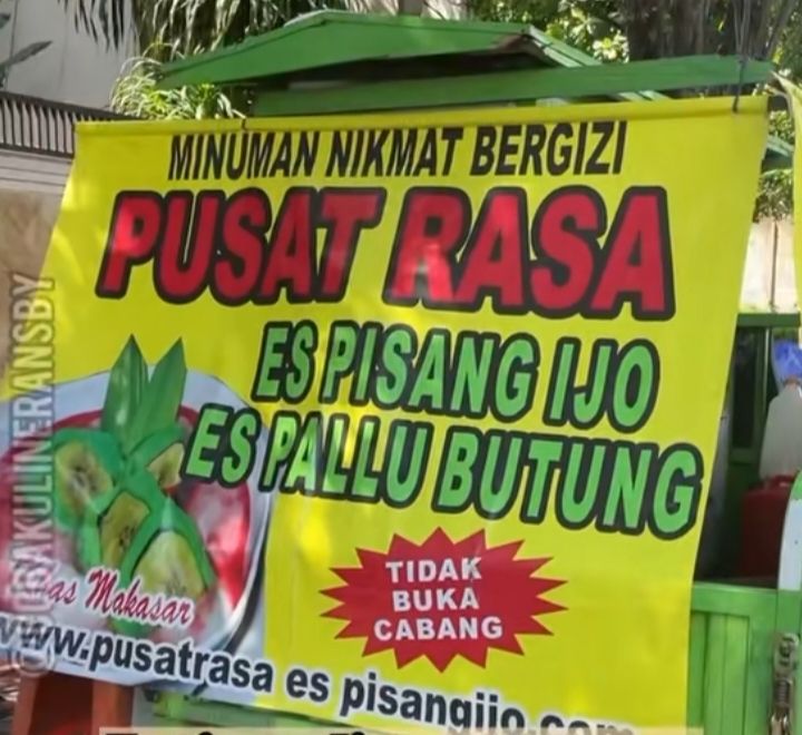 Es pisang ijo pusat rasa.