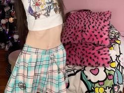 Penampilan Eugenia Cooney, YouTuber Bertubuh Sangat Kurus