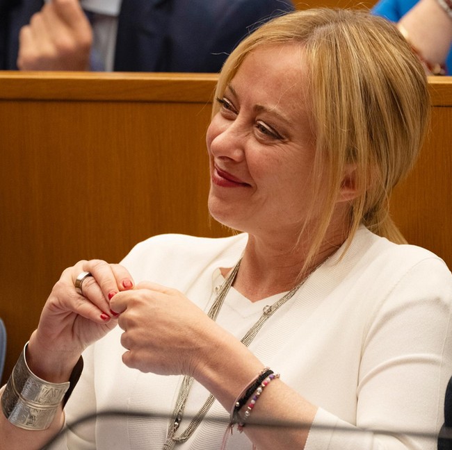 Hubungan saya dengan Andrea Giambruno, yang berlangsung hampir 10 tahun, berakhir di sini,” tulis Giorgia di media sosialnya. Foto: dok. Instagram/@giorgiameloni