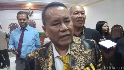 Hotman Paris di PN Tipikor Denpasar, Selasa (24/10/2023). (Aryo Mahendro/detikBali)