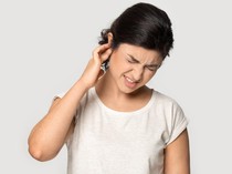 Belakang Telinga Tiba-tiba Sakit dan Isi Benjolan, Pertanda Apa?