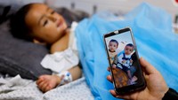 Ibu dari Wateen dan Ahmed meninggal seketika. Namun, si kembar selamat dan dipisahkan. Wateen dengan luka serius dirawat di RS bersama bibinya. Sementara, saudara kembarnya dengan luka ringan dititipkan kepada kerabat.